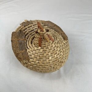 Vtg Woven Chicken Basket With Lid Folk Art Primitive